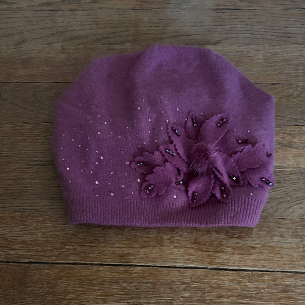 Embellished Purple Knit Beret with Floral Applique